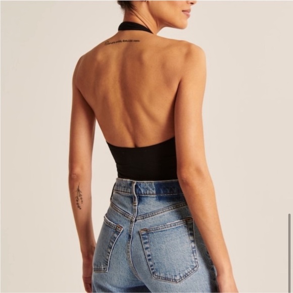 NWT! Abercrombie Double-Layered Seamless Fabric Halter Cutout
Bodysuit BLACK S - Picture 2 of 7